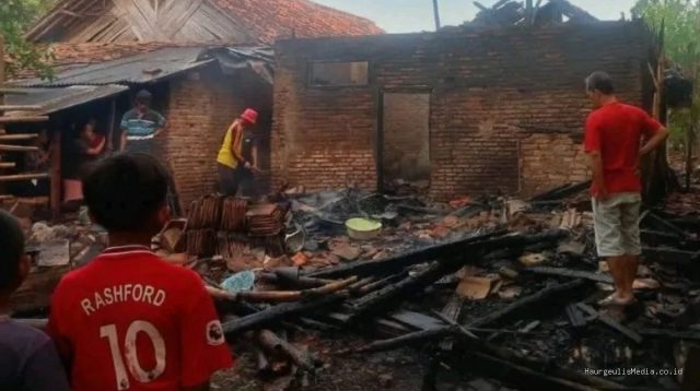 Kebakaran Rumah di Haurgeulis Indramayu, Terdengar Suara Kayu