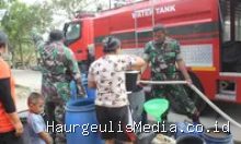 Kemarau di Indramayu: TNI dan BPBD Salurkan Bantuan di Krangkeng