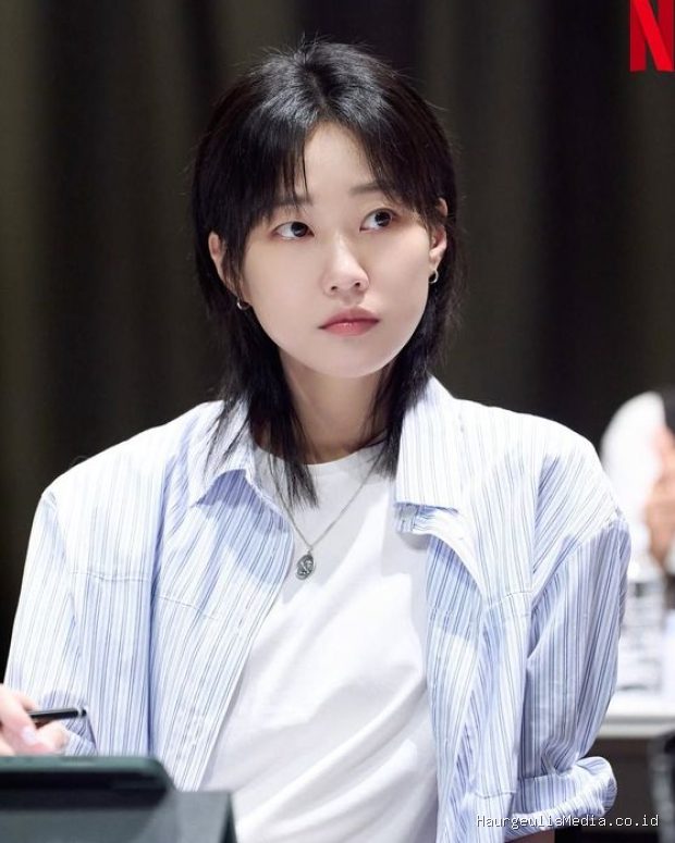 Ha Yoon Kyung saat script reading drama First Doctor/ Foto: instagram.com/netflixkr