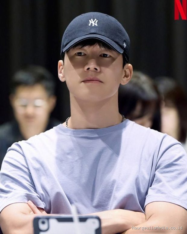 Kim Moo Yeol saat script reading drama First Doctor/ Foto: instagram.com/netflixkr