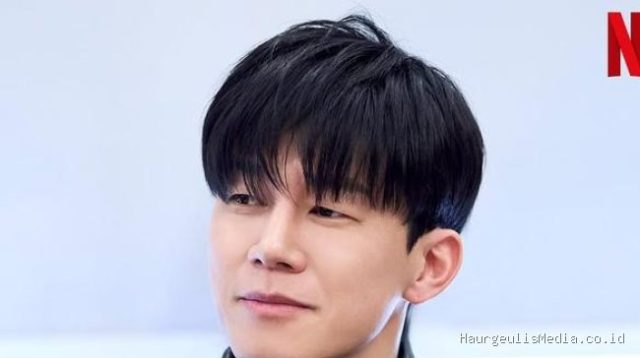 Kisah Perjuangan Kim Moo Yeol Menjadi Aktor Ternama dan Penopang Keluarga