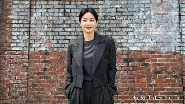 Lee Bo Young Pertimbangkan Tawaran Drama Baru Berlatar Hukum