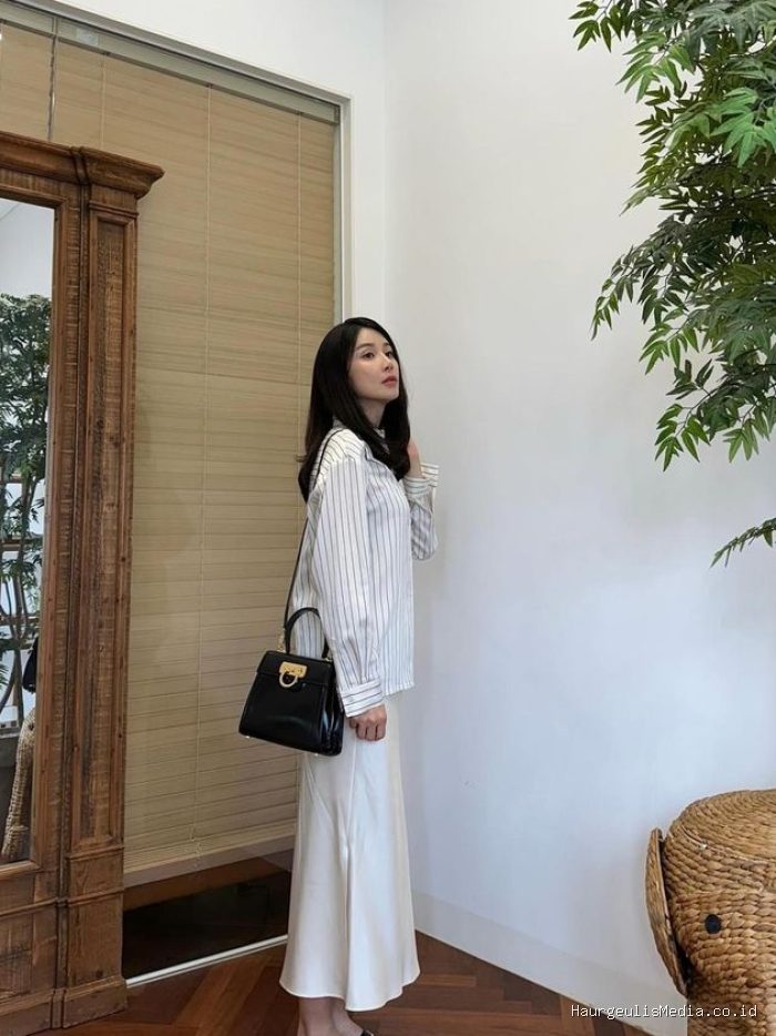 Divorce Investigator Hong Mal Geum menceritakan tentang kehidupan seorang penyidik sekaligus ibu tiga anak yang diselingkuhi oleh suaminya dan akhirnya memutuskan untuk bercerai. Drama ini terinspirasi dari kasus-kasus nyata yang ditangani oleh para penyelidik pengadilan keluarga di Korea.