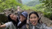 Momen Kebersamaan Hyeri, Jung Ho Yeon, dan Jisoo BLACKPINK