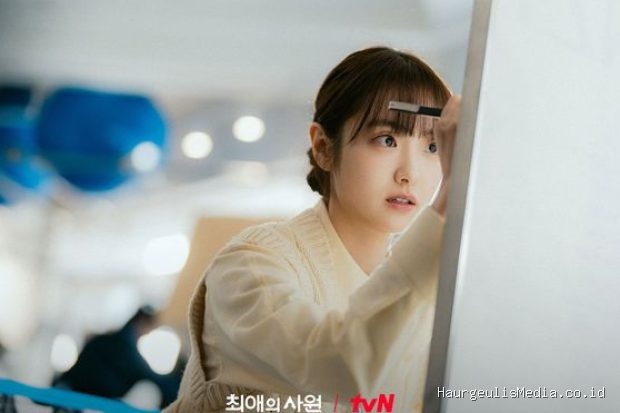 Kim Hye Joon di My Bias, My Boss/ Foto: instagram.com/tvn_drama