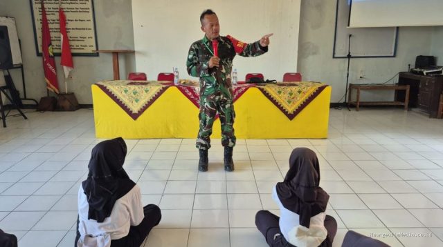 Paskibra Sukra Dibekali Wawasan Kebangsaan oleh Sertu Muntaka