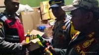 Patroli Gabungan di Kedokanbunder, Polisi Sita 15 Botol Miras Patroli Gabungan di Kedokanbunder, Polisi Sita 15 Botol Miras