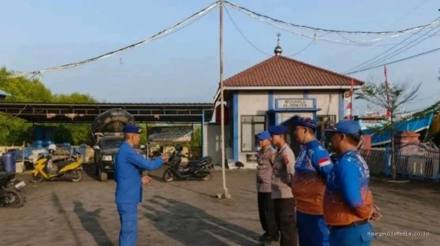 Perahu Nelayan Tenggelam di Balongan Indramayu, 3 ABK Dicari