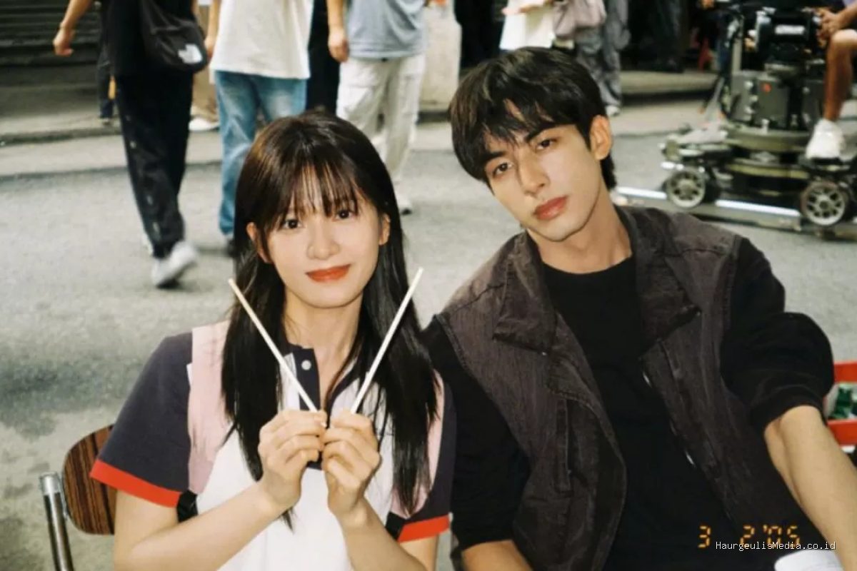 Perbedaan Usia Song Wei Long dan Zhang Jing Yi dalam Drama China Love for You