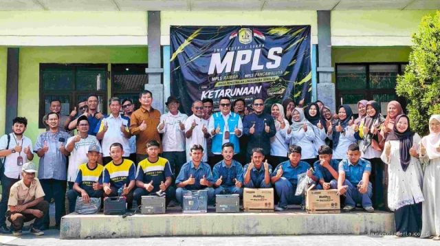 PLN NP UP Indramayu Salurkan Bantuan Alat Praktik ke SMKN 1 Sukra