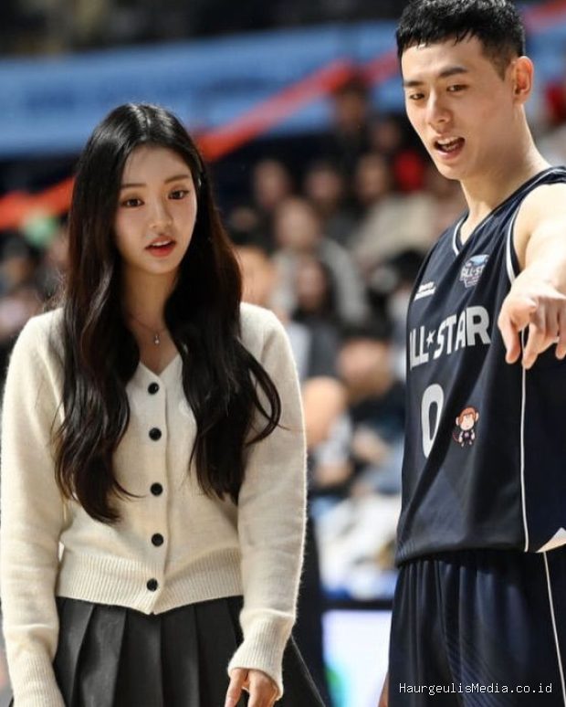 Lee Gwan Hee dan Yoo Si Eun pertama kali bertemu melalui program kencan 'Single's Inferno 3'. Seusai acara, keduanya menjaga hubungan pertemanan yang berakhir berkembang ke hubungan percintaan.