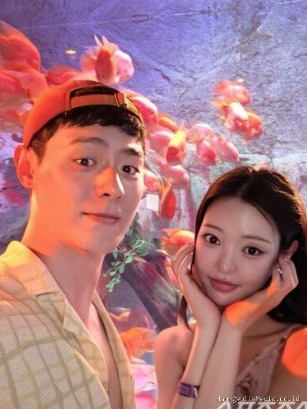 Kabar publikasi hubungan romantis Lee Gwan Hee dan Yoo Si Eun telah tercium oleh media, salah satunya adalah Sports Chosun yang membagikan foto kencan keduanya beserta awal asmara mulai berkembang.