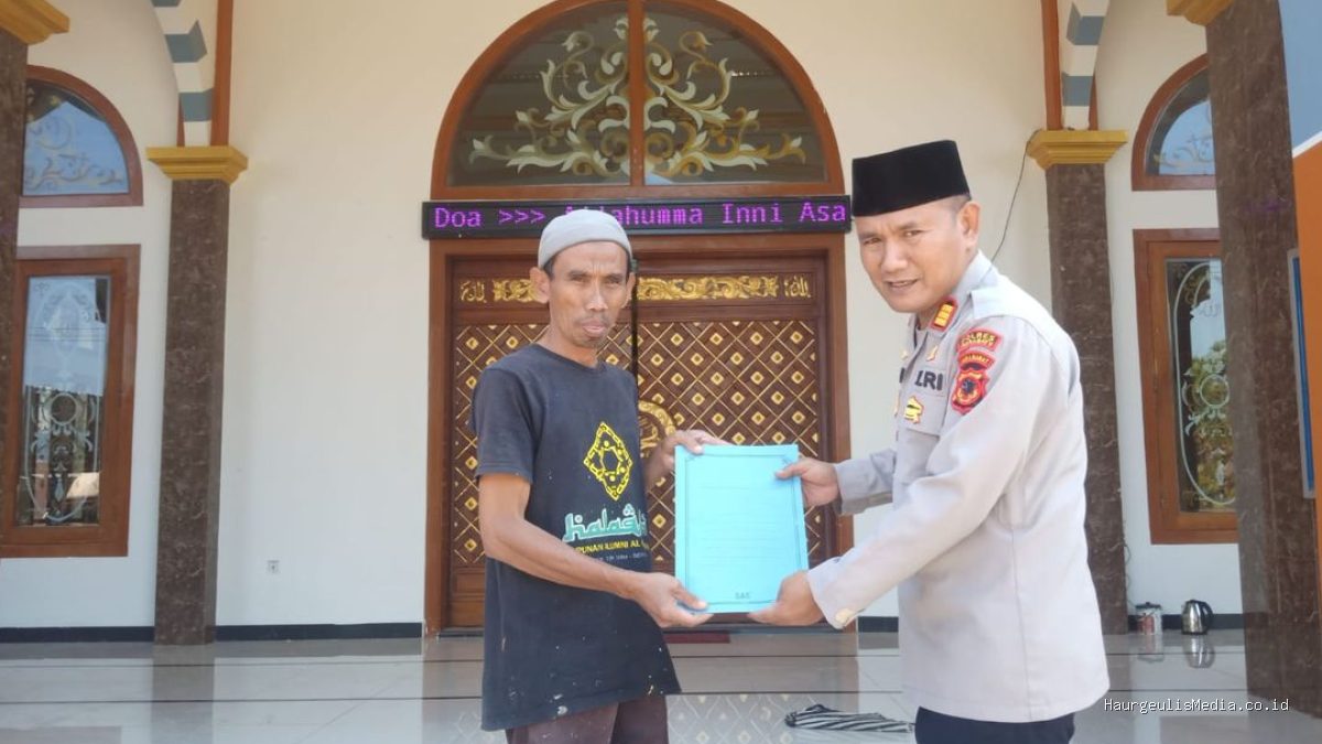 Polsek Tukdana Indramayu Bantu Pembangunan Sarana Ibadah, Inspiratif!