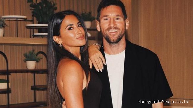 Potret Mesra Lionel Messi Bersama Istri dan Keluarga