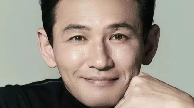 Profil Istri Hwang Jung Min dan Fakta Isu Perselingkuhan Aktor