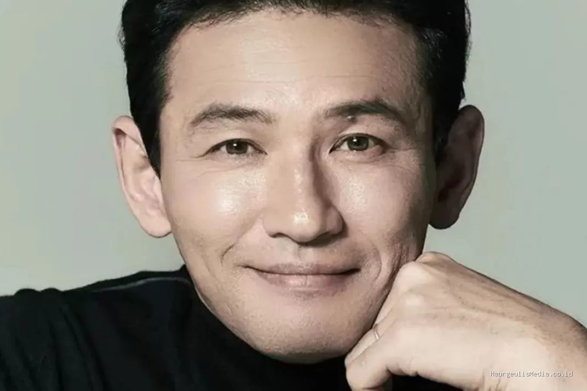 Profil Istri Hwang Jung Min dan Fakta Isu Perselingkuhan Aktor