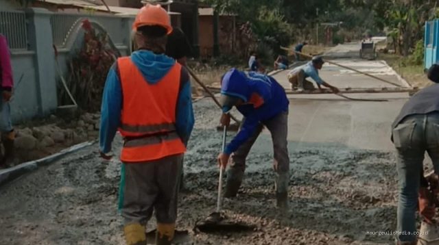Proyek Cor Beton Jalan Temiyang-SP Pejaten Indramayu Disorot