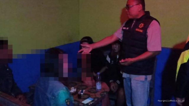 Razia Polsek Kandanghaur: Wanita Malam dan Miras Diamankan
