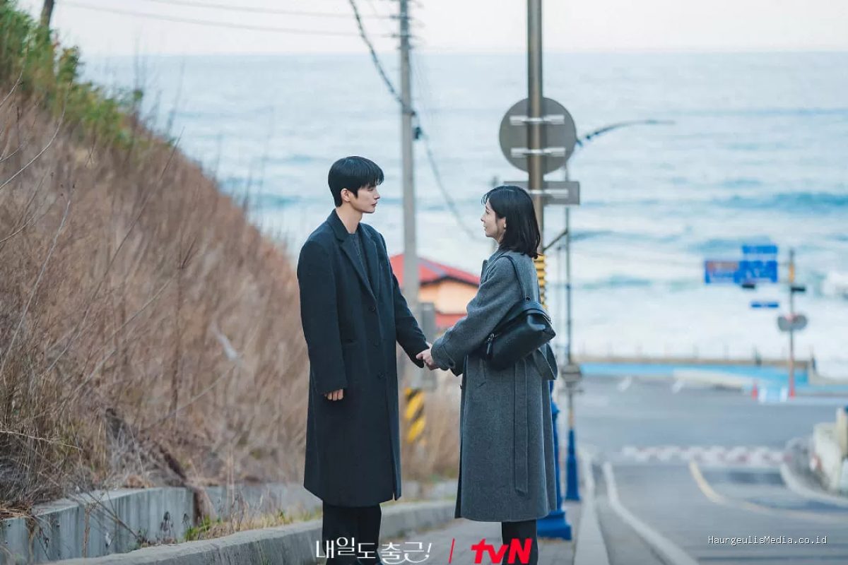 See You at Work Tomorrow Episode 12 Sub Indo: Happy Ending?