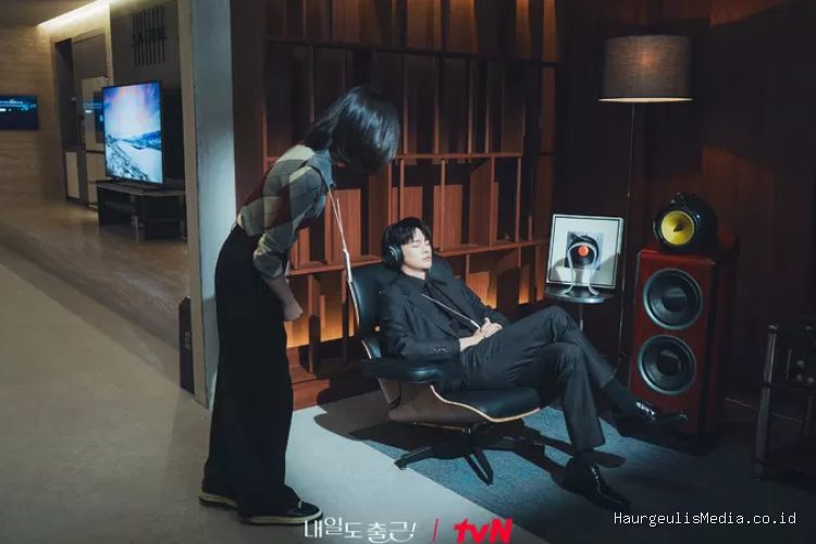 Spoiler episode 5 drama Korea See You at Work Tomorrow.