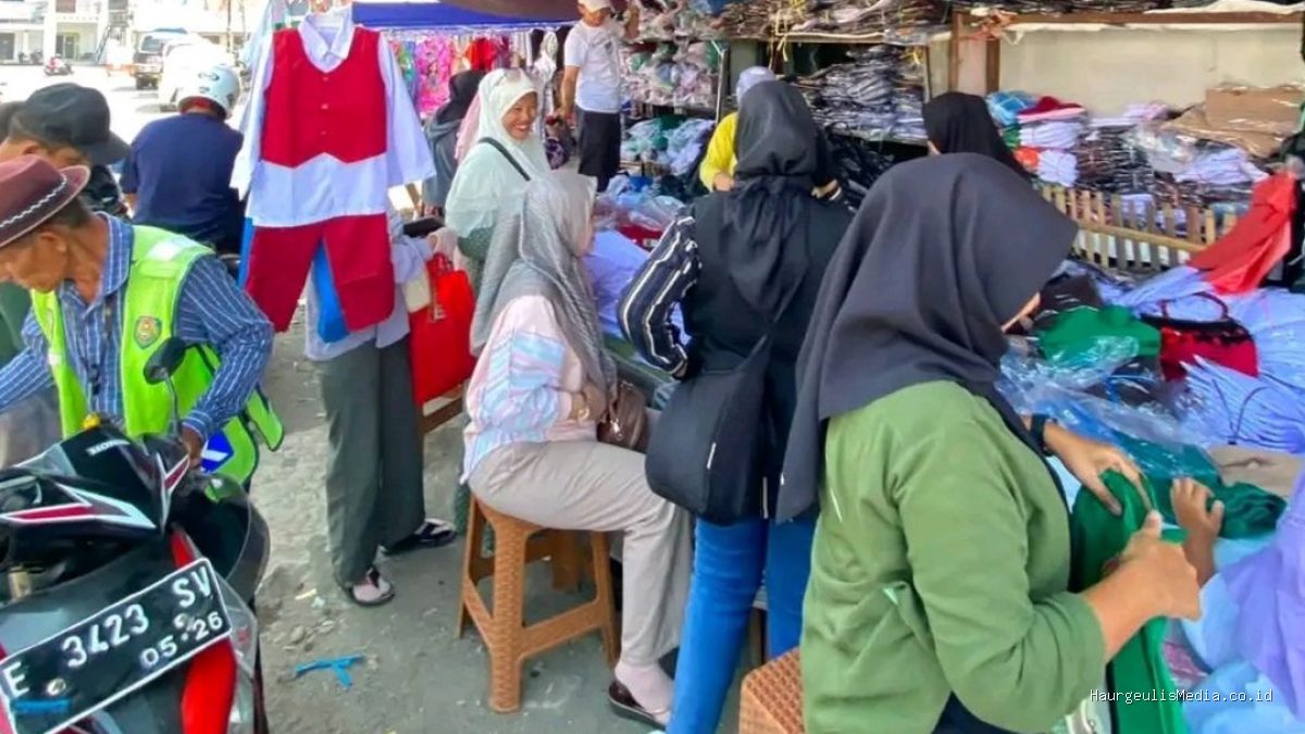Serbu Seragam Indramayu: Banjir Order Meski Sekolah Masuk, Apa Sebabnya?