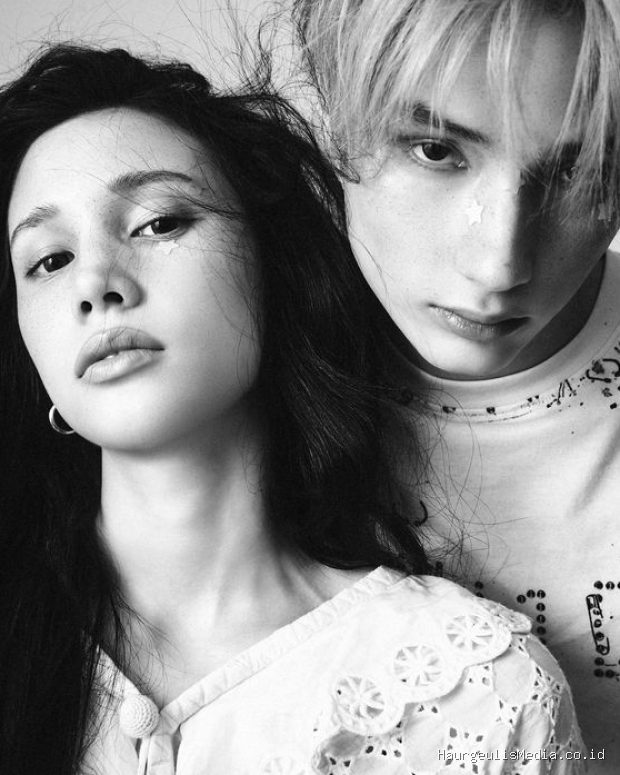 Potret Huening Bahiyyih dan Huening Kai dalam pemotretran DAZED Korea.