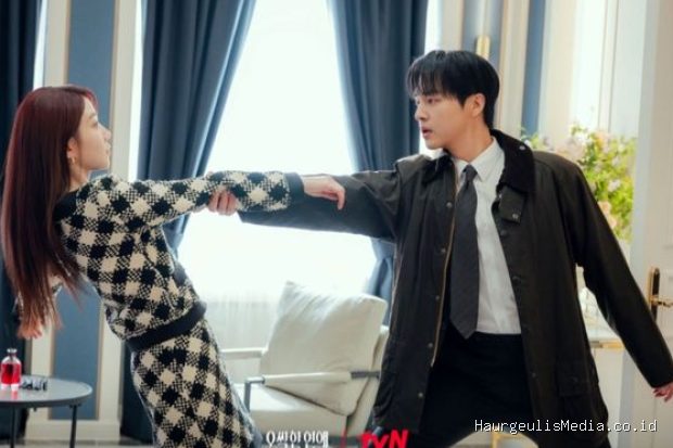 Potret awal pertemuan Park Eun Bin dan Yang Se Jong dalam drama 'Spooky in Love'.