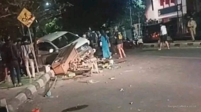 Tabrak Angkringan di Sindang, Pengemudi Ternyata Remaja 16 Tahun