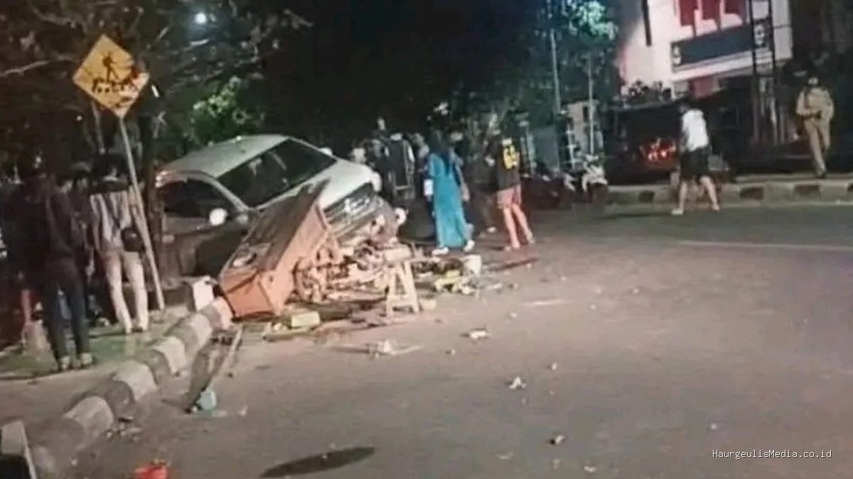 Tabrak Angkringan di Sindang, Pengemudi Ternyata Remaja 16 Tahun