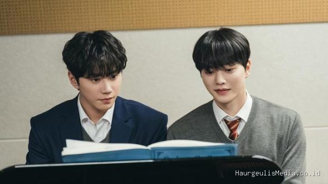 Four Hands, Two Sonatas: Persaingan Sengit Lee Jun Young dan Song Kang