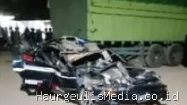 Kecelakaan Maut Sedan vs Truk Fuso di Pilangsari Indramayu, 2 Korban Dilarikan ke RS