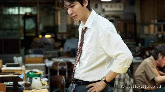 Lee Min Ho Jadi Jurnalis di Film Misteri Terbaru, Intip Potretnya!