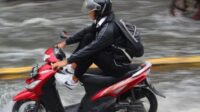 Motor Terkena Banjir: Hindari Menyalakan Mesin untuk Mencegah Kerusakan