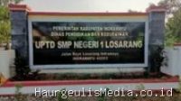 Pendidikan Klarifikasi Komite SMPN 1 Losarang: Paket Seragam Rp875 Ribu Sifatnya Facilitasi, Tidak Ada Paksaan 7 Agustus 2026, 11:09 WIB