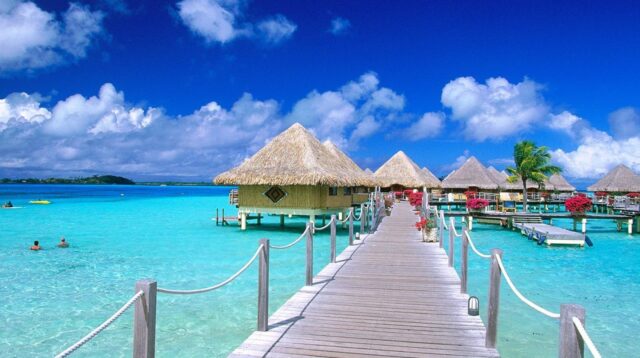10 Destinasi Wisata Pantai Terbaik di Indonesia untuk Liburan