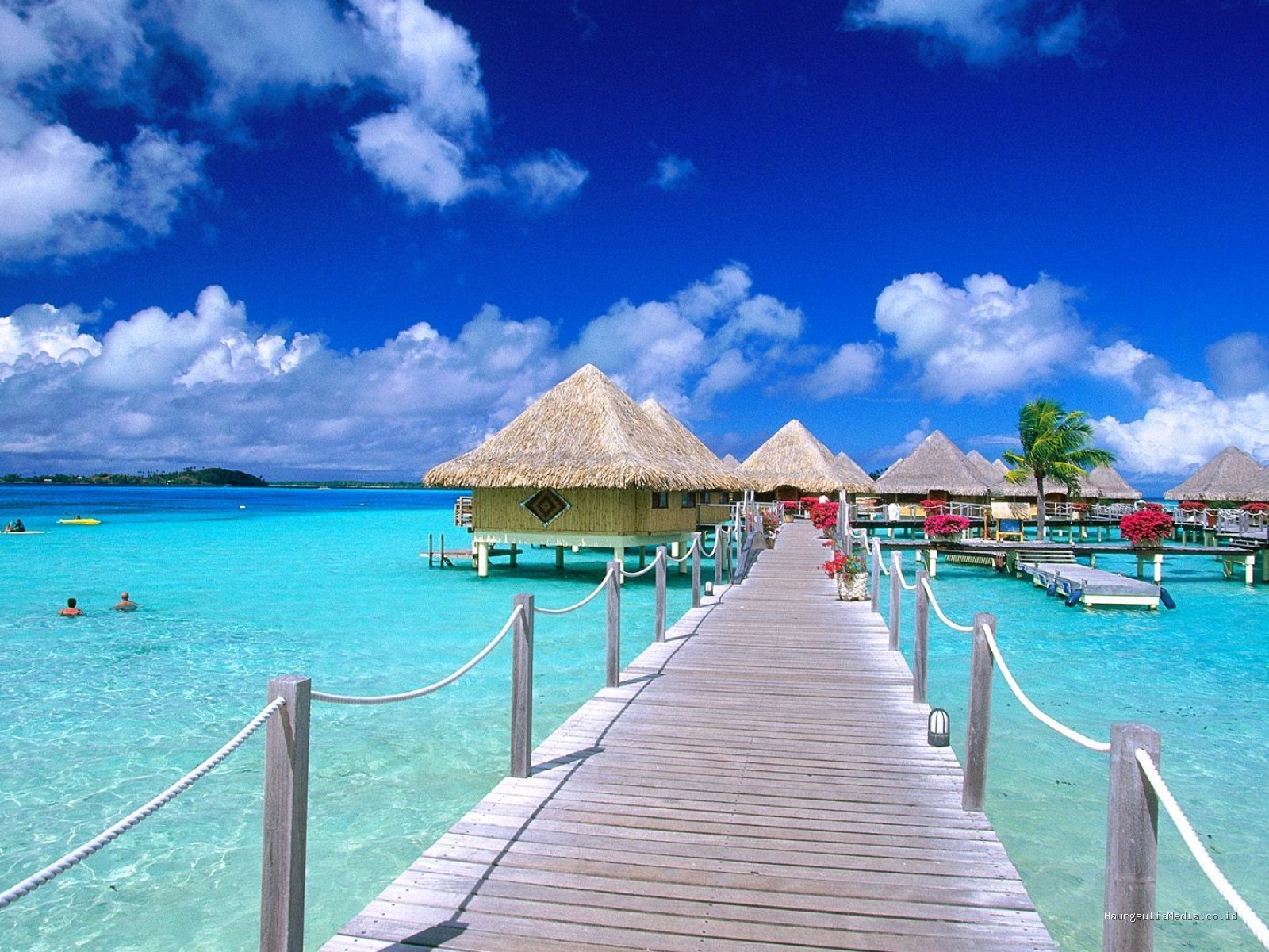10 Destinasi Wisata Pantai Terbaik di Indonesia untuk Liburan