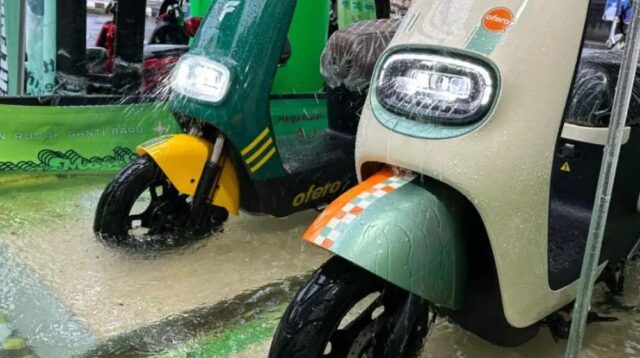 Apakah Motor Listrik Aman Digunakan Saat Hujan? Ini Faktanya