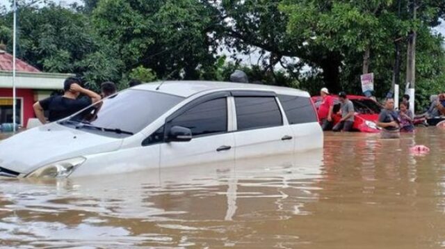 Ciri-Ciri Mobil Bekas Pernah Terendam Banjir yang Perlu Diperiksa