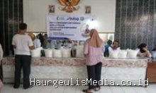 Indramayu Penyaluran Bansos Beras Bulog di Sukajati, 1.600 KPM Terima Bantuan 30 Kilogram Sekaligus