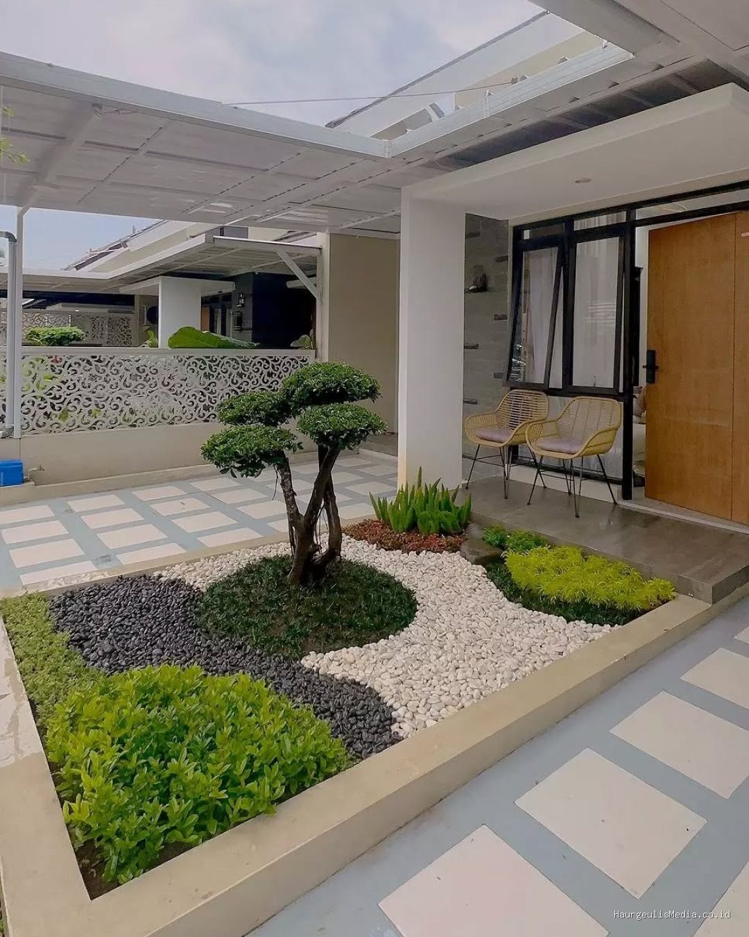 Inspirasi Desain Rumah Minimalis dengan Taman Kering yang Estetik