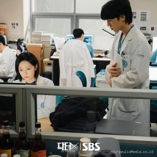 Potret Kim Woo Seok dan Kim Ji Won di Doctor X/ Foto: instagram.com/sbsdrama.official