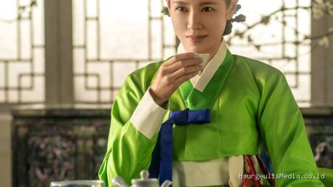 Jejak Karier Son Ye Jin: 4 Drakor Wajib Tonton Selain The Scandal