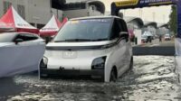 Keamanan Mobil Listrik Saat Hujan Deras: Fakta dan Tips Berkendara Keamanan Mobil Listrik Saat Hujan Deras: Fakta dan Tips Berkendara