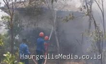 Kebakaran Rumah Kosong di Sukra Kulon Indramayu: Api Bermula dari Sampah