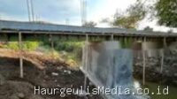 Lucky Hakim Tinjau Jembatan Kali Perak, Akses Pertanian Jatimunggul Segera Pulih