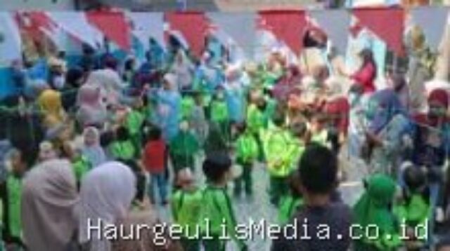 Merayakan HUT RI ke-81, Ratusan Siswa TK Aisyiyah Haurgeulis Gelar Lomba Tradisi