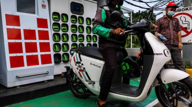 Motor Listrik Kehabisan Baterai di Jalan: Langkah Penanganan Tepat