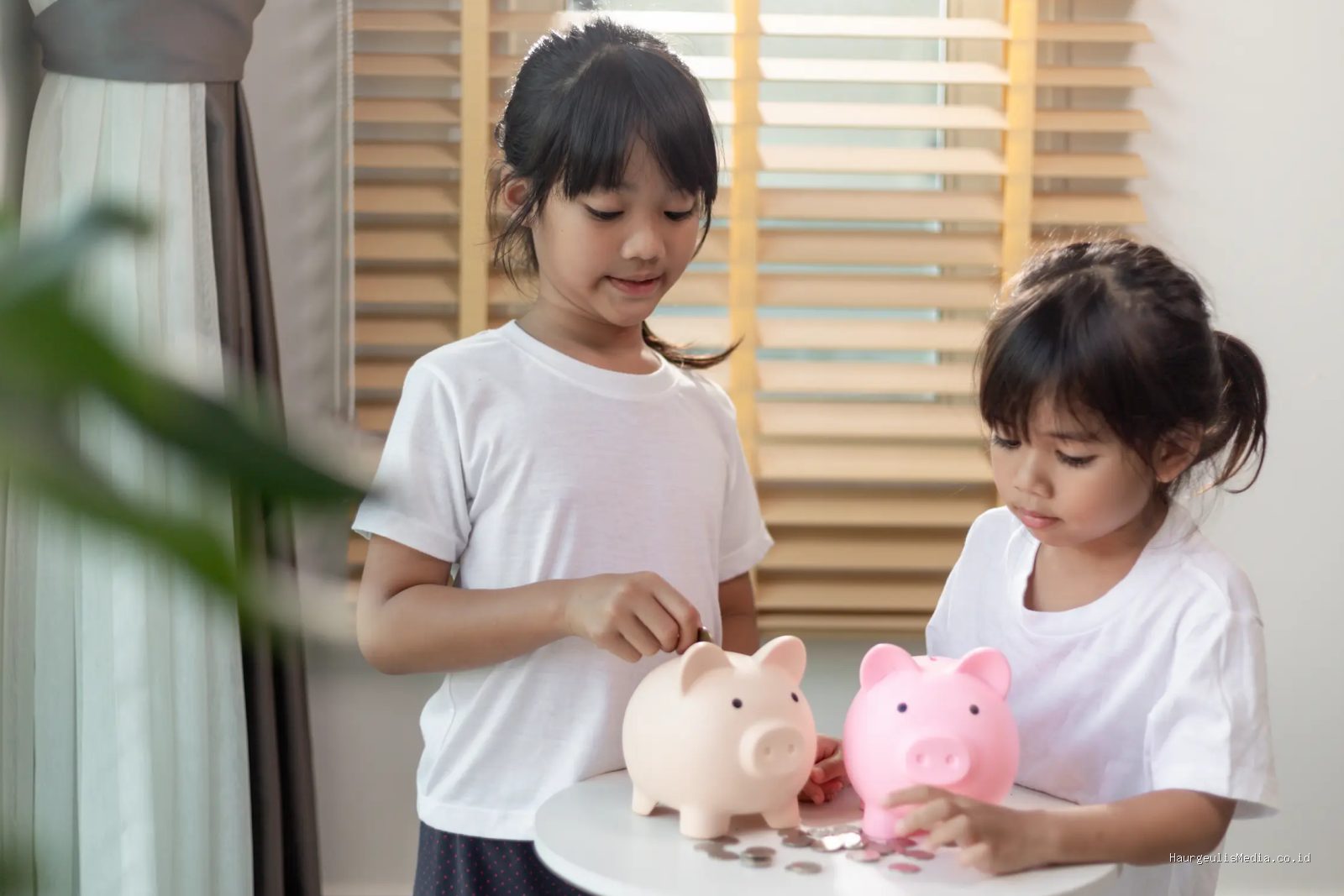 Panduan Mengajarkan Anak Menabung Sejak Dini Secara Efektif