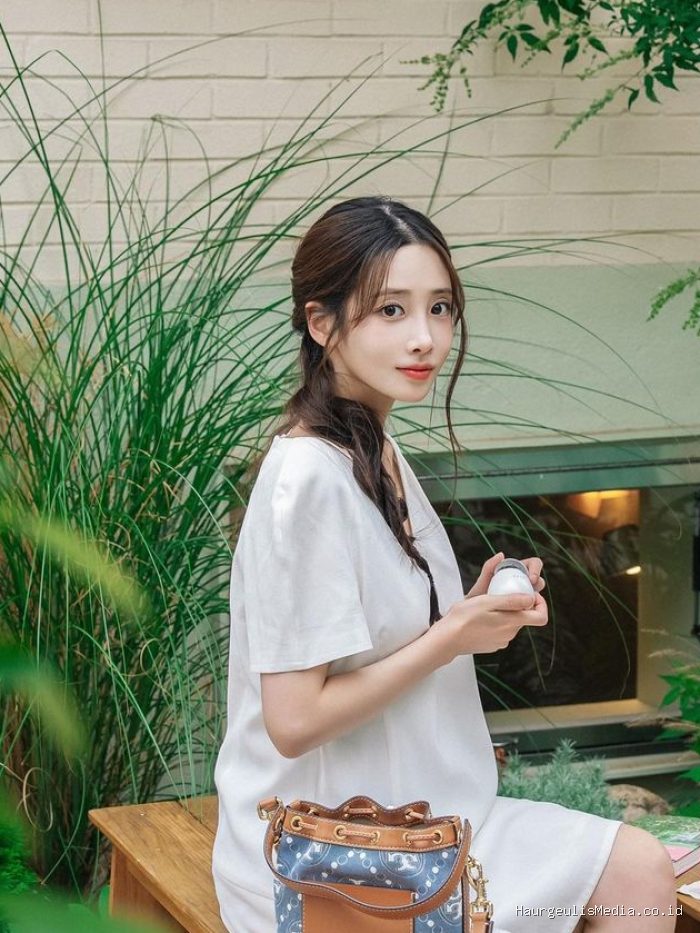 Kwak Si Yang dan Yoo Jiae bukan hanya sedang disibukkan dengan persiapan pernikahan mereka, tapi juga kesibukan mereka di industri hiburan. Keduanya memiliki proyek masing-masing di tahun 2026 ini.