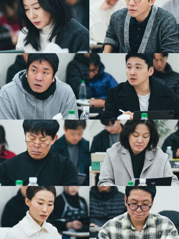 SBS turut merilis jajaran aktor dan aktris pemeran karakter pendukung drama 'Doctor X: The Age of the White Mafia' dalam proses pembacaan naskah.